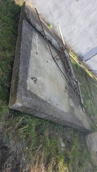 Cestný  betonovy panel - 2