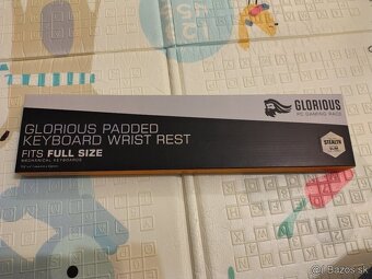 Glorious GSW-100-STEALTH Slim Wrist Rest, Full-Size - 2