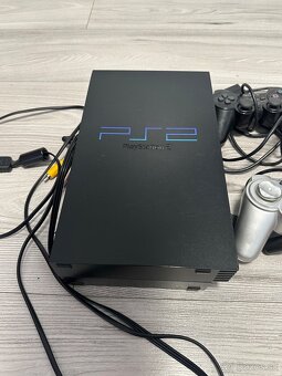 Sony PlayStation 2 FAT + 4 ovládače + 2× originál Memory Car - 2