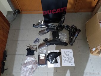 Panigale v4 akrapovic full - 2