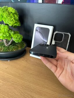 iPhone 16 Pro - 2