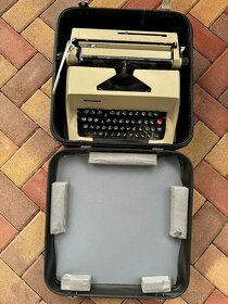 písací stroj CONSUL 2223 - 2