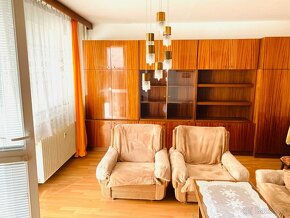 Priestranný 4-izbový byt s balkónom, 95 m2, Nové Mesto nad V - 2