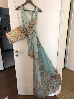 Krasne extravagantné saty - 2