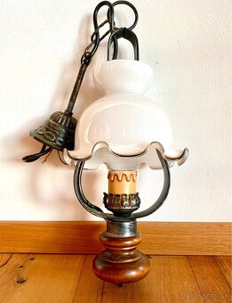 Stará krásná malá kovaná lampa ve stylu petrolejky - 2