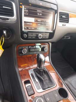 VW TOUAREG - 2