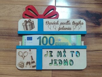 Drevená darčeková karta na peniaze v tvare darčeka Jedno - 2
