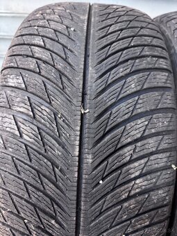 245/40R19 98V - 2
