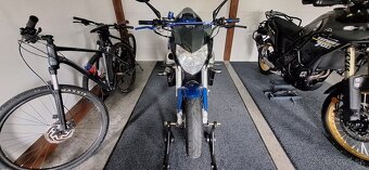 SUZUKI GSX 750 R - 2