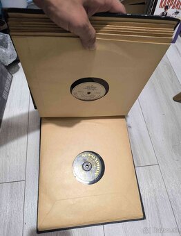 Album + 10 šelakových LP - 2
