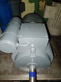 Predám nový elektromotor na 230 V.Rezervovany. - 2