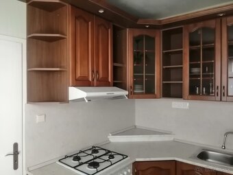 Prenájom 3 izbový byt , Levice , Kyjevská ul. - 2