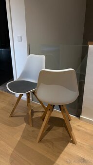 2x stolicka Actona - 2