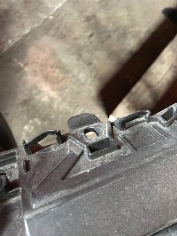 Audi a4 predná maska - 2