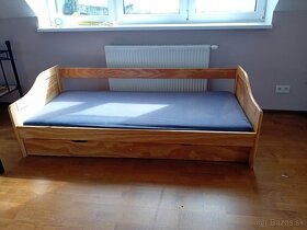 drevená posteľ - 2