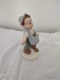 Royal dux chlapec rozsievač porcelánová soška raritka
- 2