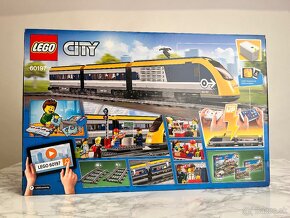LEGO City Trains osobný vlak 60197 - 2