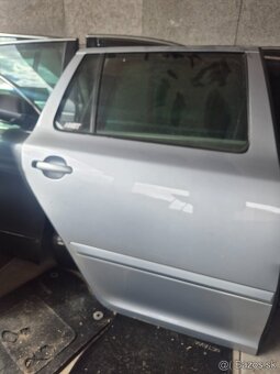 Predám pravé zadné dvere pre Škoda Octavia II 2 combi - 2