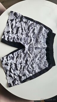 Venum fight shorts vel. L - 2