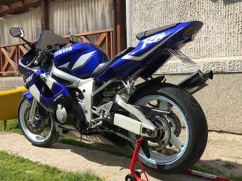 Yamaha R6 - 2