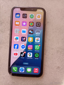 Apple iPhone XR 64GB - 2