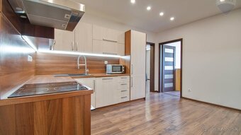 Na predaj: kompletne zrekonštruovaný 3 izbový byt, 63m2, Šal - 2