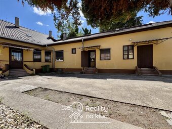 Na predaj 4-izbový rodinný dom s garážou vo výbornej lokalit - 2