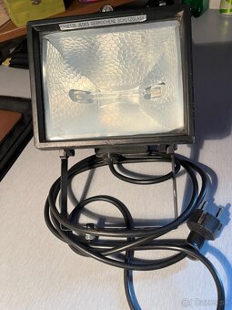 Výkonný LED reflektor s príkonom 500 W - 2