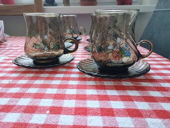 Šálky z hnedého skla - 2