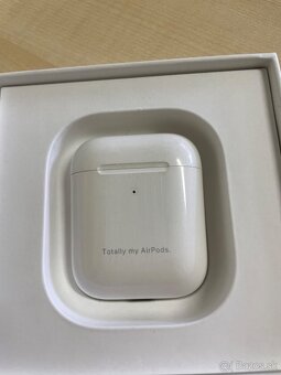 Apple airpods 2 s bezdrotovym nabíjacím puzdrom - 2