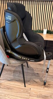 Predám detskú autosedačku Britax Römer M i- Size - 2