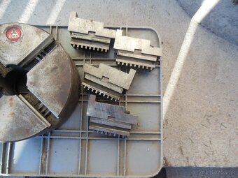 Hlava na sustruh - TOS - 2