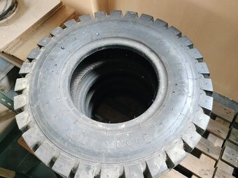 Pneumatiky 8.25-15 - 2