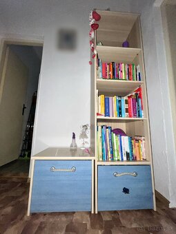 Regál s nočným stolíkom - 2