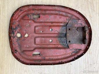 jawa parez 550 plech sedadla - 2