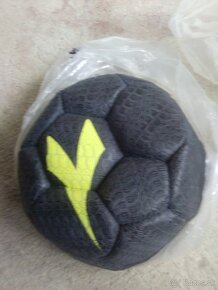Lopty futbalová+Diadora - 2