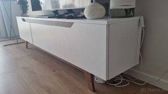 Obyvacia skrinka na TV - 2