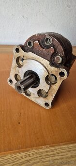 Predám hydraulicke čerpadlo na Dtečku, DT75, DT50 - 2