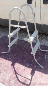 Rebrík do bazéna 10eur - 2