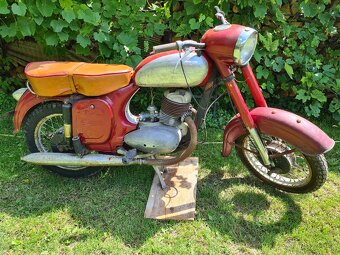 Jawa 250/353 kyvacka - 2