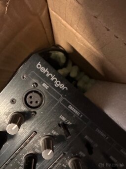 Berhinger DJX750 - 2