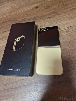 Samsung Galaxy Z Flip6 5G - 2