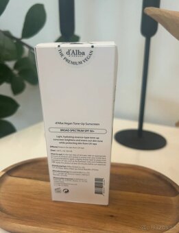 d'Alba - Waterfull Tone-Up Sunscreen SPF50+ - 2