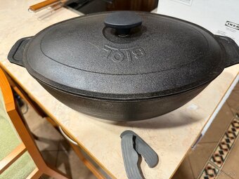 Pekač na kačice. Liatinový hrniec. - 2