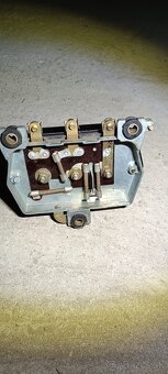 UAZ 469,Gaz 69,Volga- regulátor napätia - 2