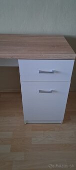 Písací stolík - 2