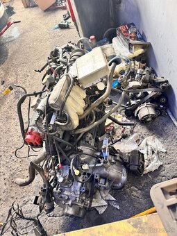 C20NE Motor a prevodovka F16 Opel - 2