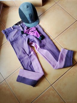 Jazdecká prilba a nohavice - 2