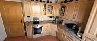 Rohová kuchyňská linka, včetně spotřebičů, č. 3704 - 2