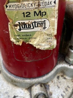 Hydraulicky zdvihak - 2